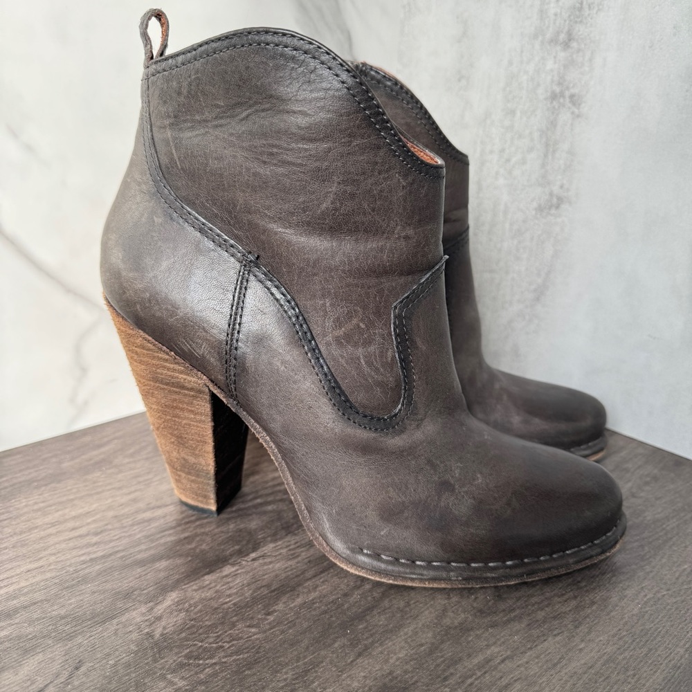 FRYE Madeline Short Western Bootie Size 10